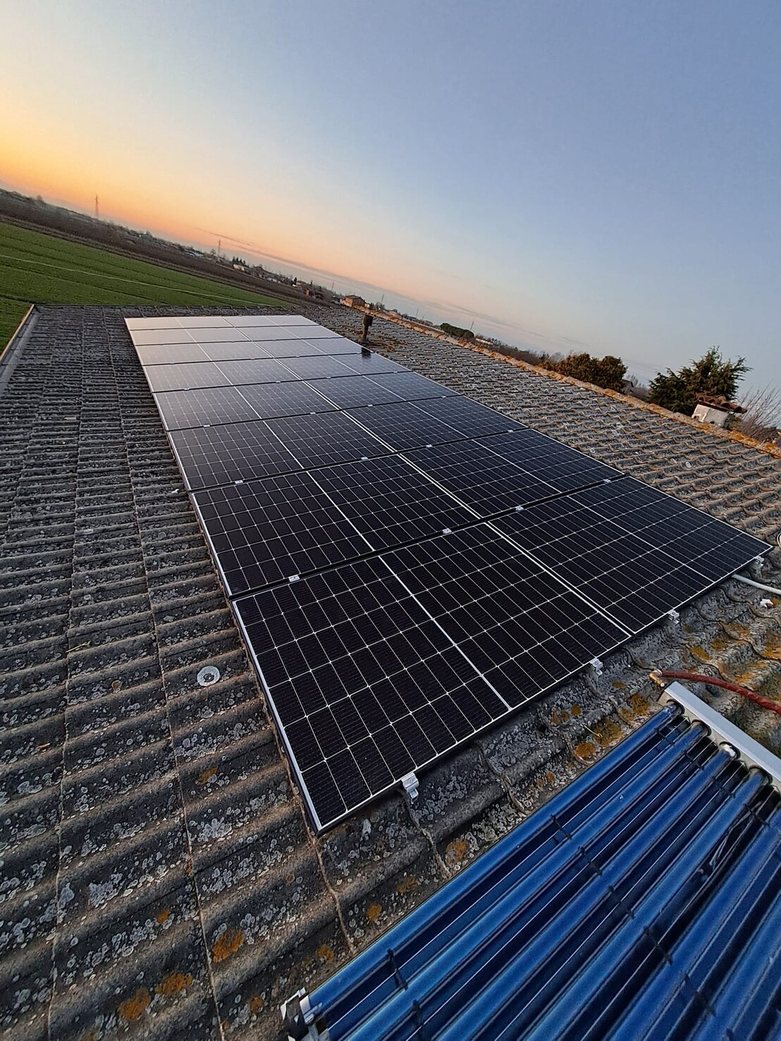 Pannelli fotovoltaici su balcone condominiale