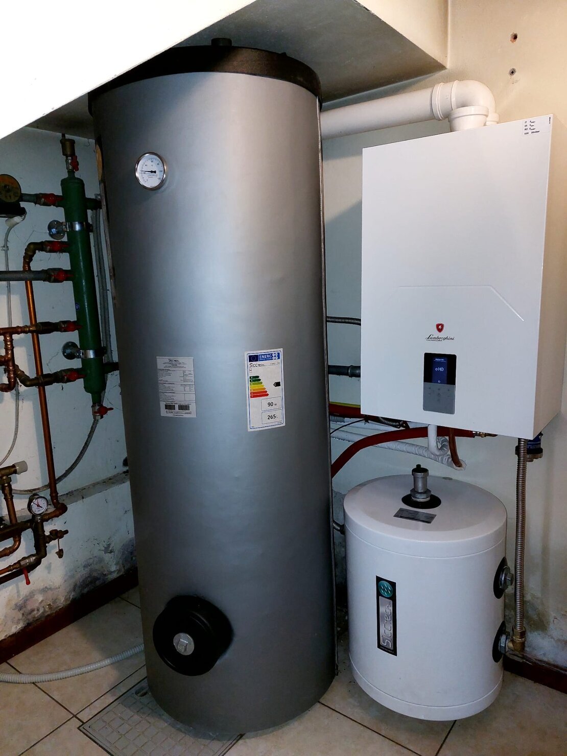 Sistema ibrido con caldaia e pompa di calore