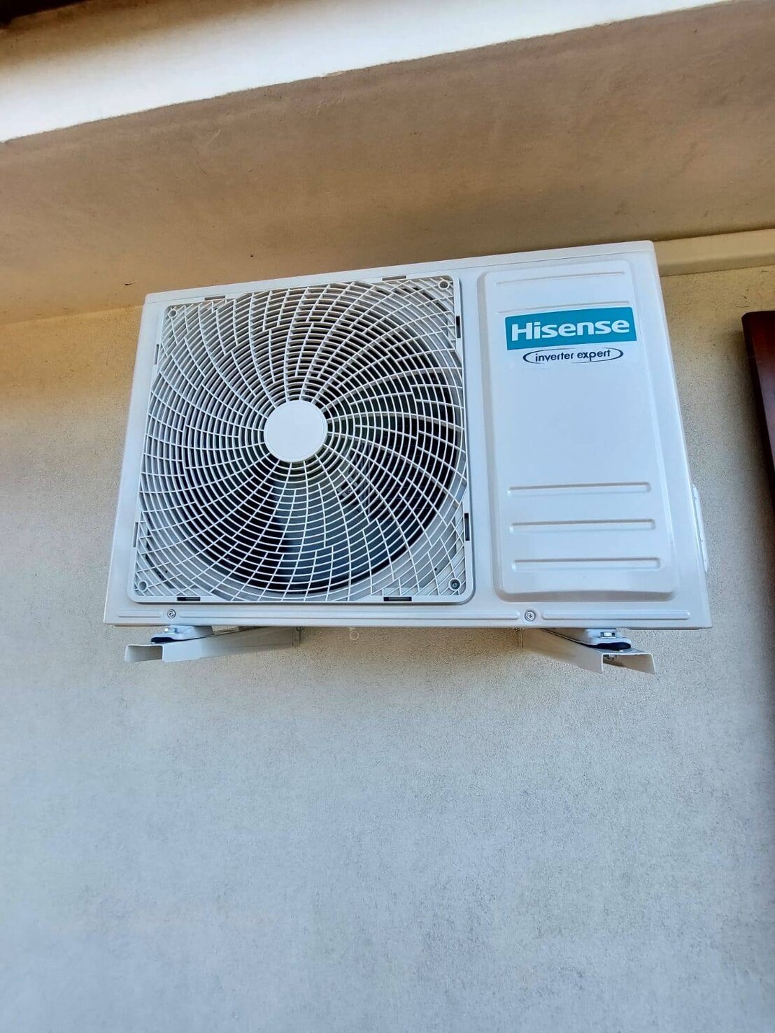 Climatizzatore split installato in soggiorno
